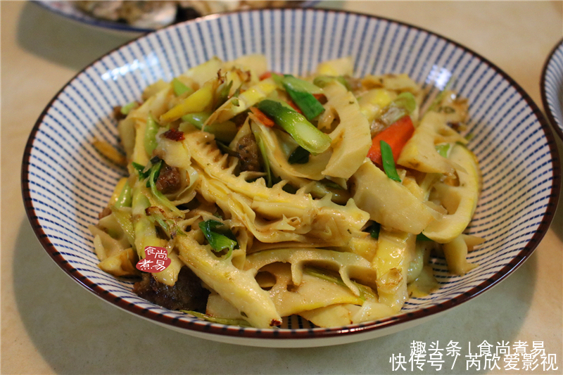 午餐|午餐,老妈做了五菜一汤,最近餐桌常见此菜,比饭店吃还舒服