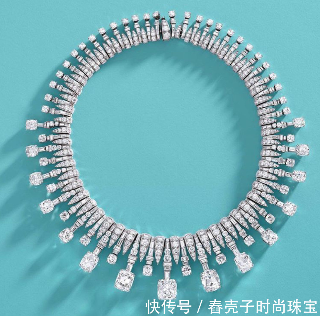 老太太花8美元在地摊买的胸针,居然拍出26000美元