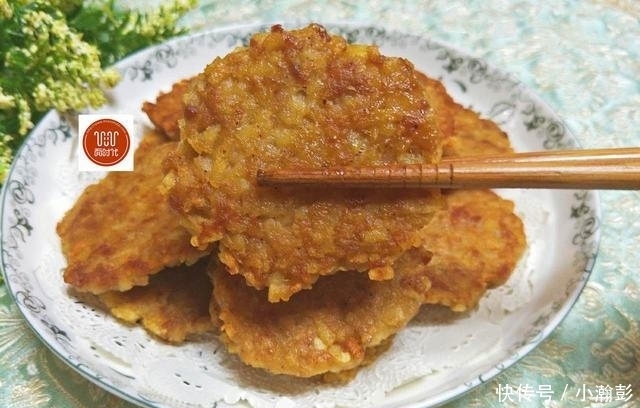 给孩子做一道简易小吃,焦香软糯,十分钟就出锅,儿子一连吃6个