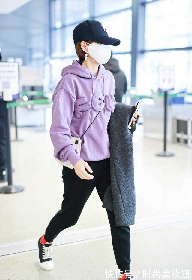 半身裙|马伊琍真有时尚触觉的,卫衣+半身裙优雅洋气,鸳鸯鞋真时髦