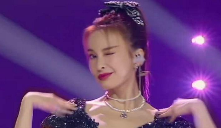 《乘风破浪的姐姐》开播后,吴昕晒节目组“盒饭”,有啥可豪横的