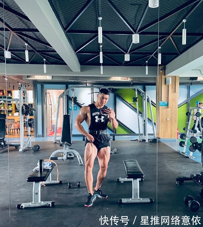 安全杠|麒麟臂堪比普通人大腿,人鱼线清晰可见,满身肌肉壮如牛!