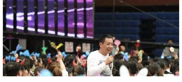 员工|中国零售界神话：小学文化只做河南生意，却让雷军学习，马云赞赏