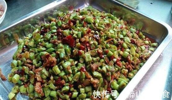 婆婆在工地帮厨做饭，只干了3天，工地老板明天不用来了