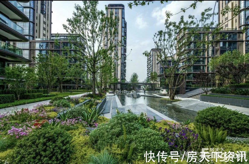 新动态|龙湖·春江天曜好不好？置业顾问从项目现场发回新组图