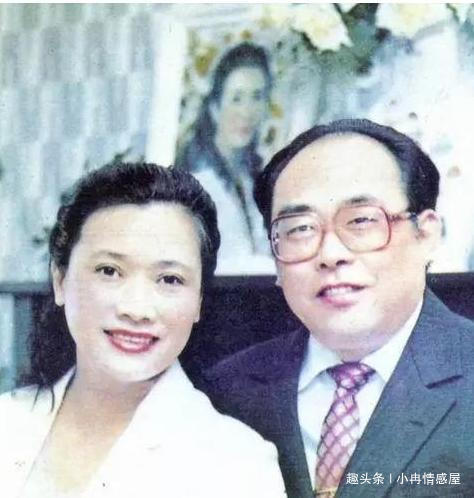 离世#2008年，因1万块朱逢博丈夫离世，骨灰放卧室，饭菜先给他