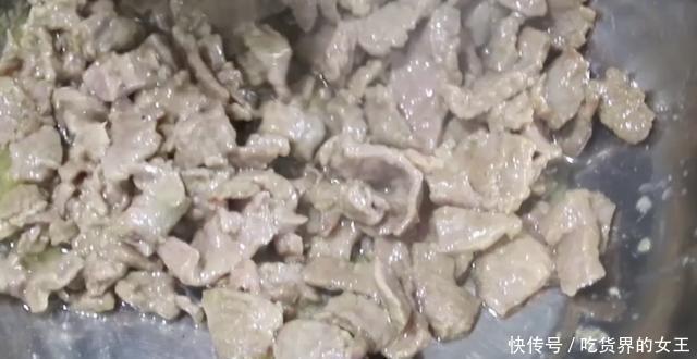  牛肉总是咬不动潘哥教你小诀窍，色香肉嫩，一人吃一盘都不够