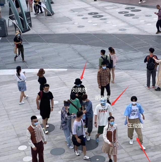 刘昊然|王俊凯刘昊然董子健新综艺官宣,与TFBOYS七周年主题巧合,缘分