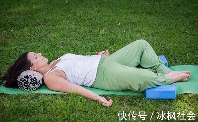 体式|学会这套阴瑜伽体式,助你舒缓身心提升气质,很适合女人练习