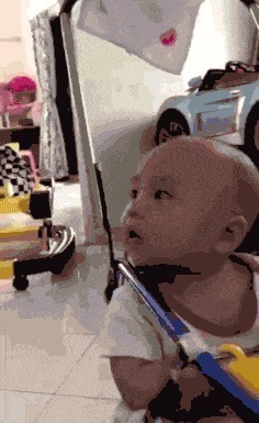 |搞笑GIF:裤子事小,脸面事大,这下以后还怎么见人?