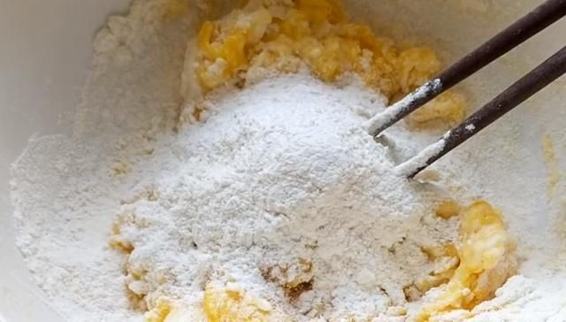 孩子|糯米粉加2个鸡蛋百吃不厌的做法,我家一周吃6次,孩子每次吃光光