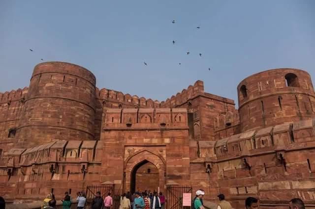 莫卧儿帝国|泰姬陵背后的真相:泰姬19年连生14个孩子,奄奄一息死在产床上