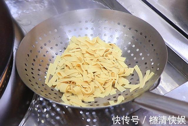 菜帮|天一凉、就爱这锅大烩菜!十几样食材一锅出,堪称平价版满汉全席