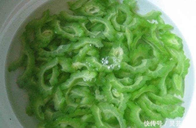 味道|别只会苦瓜炒蛋了,炒的时候加点它,味道非常少见,几乎没人尝过