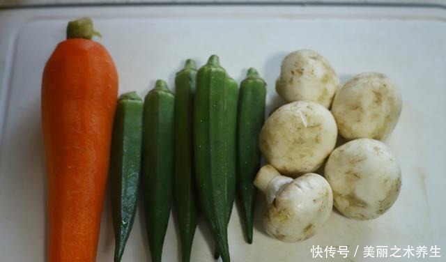 母子2人的早餐，发圈引来无数点赞，网友简单也可以很有仪式感