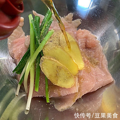 鸡胸肉|记住这几个小技巧！新手也能做炸鸡排