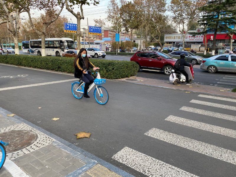 摩拜单车|颜色少了价格涨了：济南共享单车迎来“黄、蓝、青”三色时代