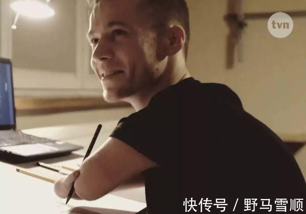 维也纳$身残志坚:没有双手的他,画出令人惊叹的铅笔肖像