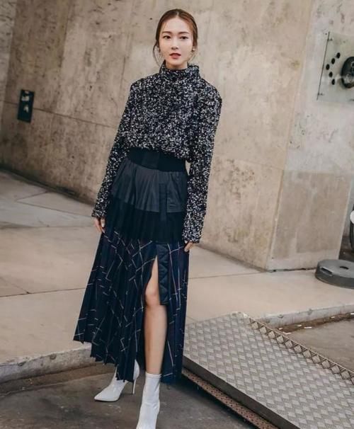 毛衣怎么穿才不显“平庸”？教你四个搭配公式，既时髦又实用