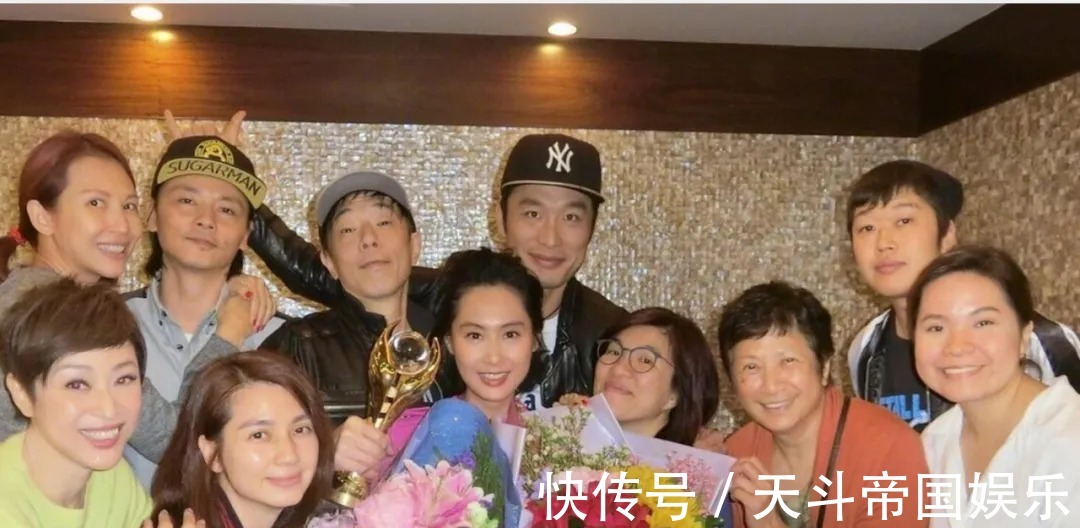 港普四姐妹再聚首，人生各不同，姐妹情卻依舊深厚，朱茵最幸福