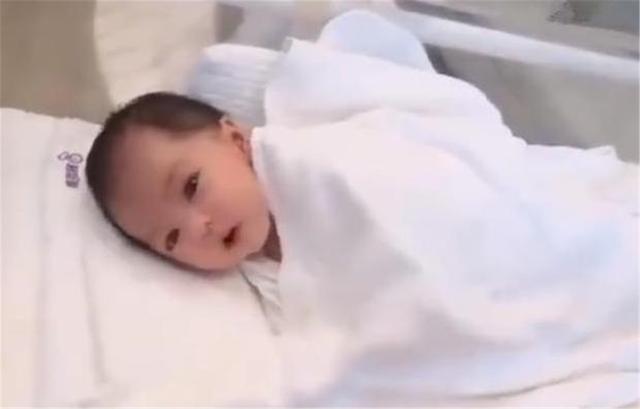 容貌|“最美”新生儿引宝妈羡慕,靠高颜值征服众网友:我愿意等她长大