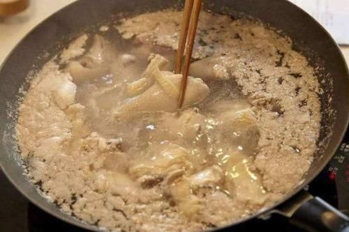 炖肉前明明焯水了，为啥吃着还有腥味？第一步就错了，难怪不好吃
