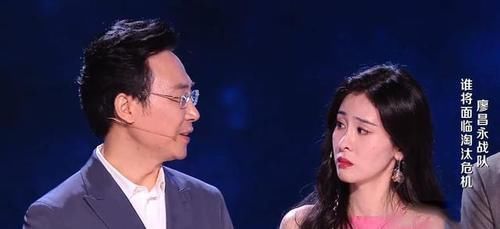 当廖昌永淘汰“小梁博”铁柯楠时,请注意李炎欣的表情,太真实了