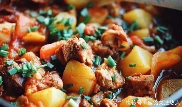 技巧|炖牛肉时,牢记这2招技巧,牛肉炖得更软烂,香味浓郁,好吃