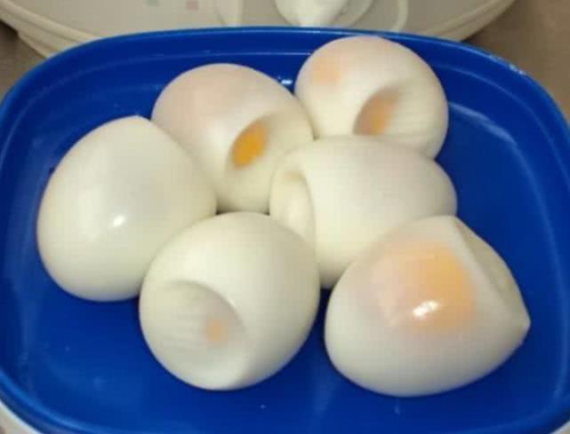 补充|女人要对自己好点,多吃4大“零嘴”,补充雌激素,六十岁不显老