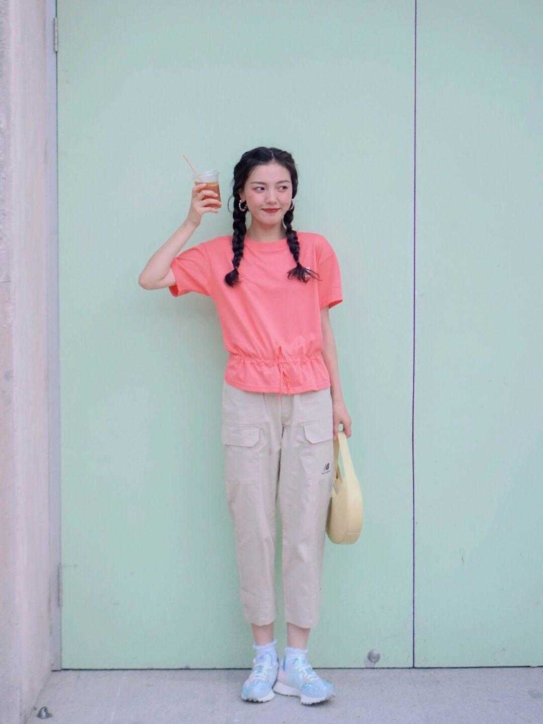 糖果色|今年流行糖果色T恤,可以这样穿,减龄又好看