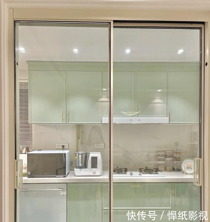 飘窗垫|这是我们见过最浪漫的132㎡法式装修，屋内干净到“一层不染”