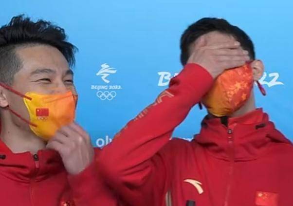 金牌|武大靖:比赛非常解气!范可新:训练嗓子带血!任子威:就是高兴