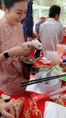 |搞笑GIF:好玩是好玩 就是有点费舌头