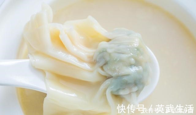 天冷，孩子就爱这早餐，一顿能吃20个，喷香美味，上学倍儿精神