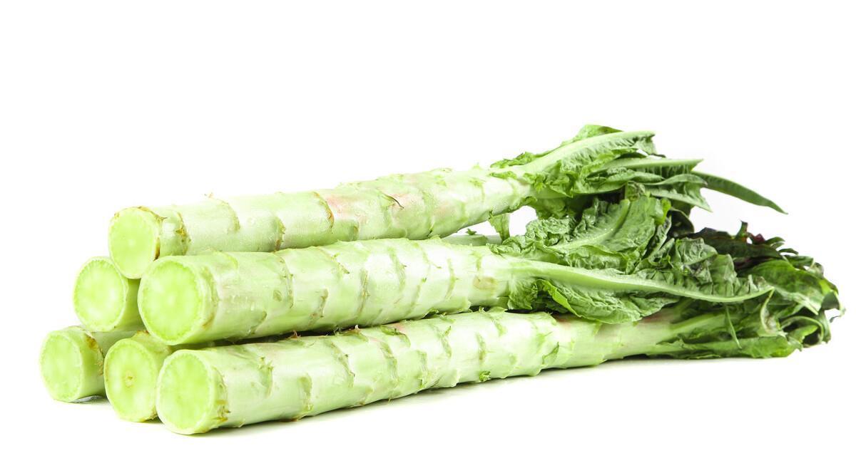 搅拌均匀|凉拌莴笋丝，第一步焯水就错了，跟婆婆学的方法，莴笋脆爽又好吃