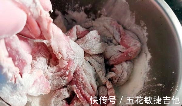 妙招|不懂门道,吃力又不讨好的小肠,拿出妙招,一菜还能两吃!