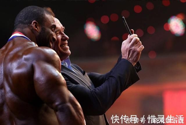 健美界|军人健身练出钢铁肌肉 ,巨大的肌肉块头让施瓦辛格叹服