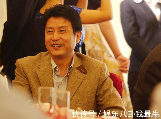 续约|两强敌确定新任主帅,启示中国女排,郎平和陈忠和或有回归可能!