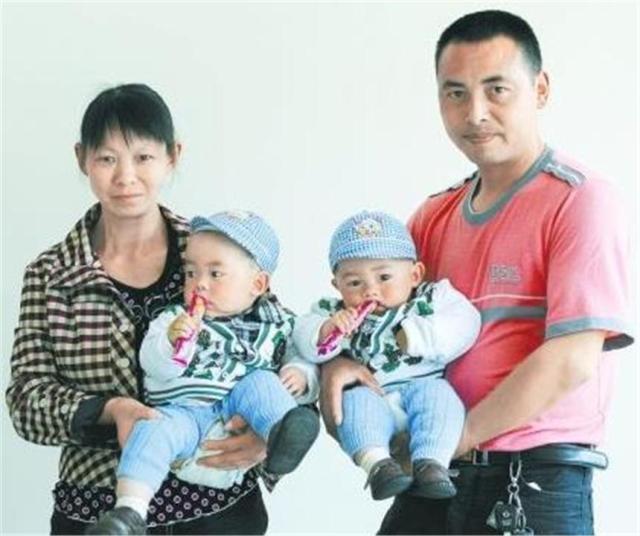 姓氏|“屎”姓爸爸给双胞胎取名,好听又有寓意,老师看了也忍不住夸赞