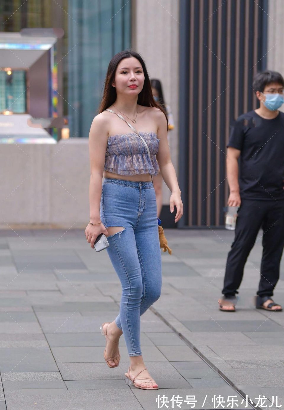 破洞牛仔裤|可甜可咸的小姐姐，爸爸喜欢的类型，等会咱俩一起去吃个饭吧