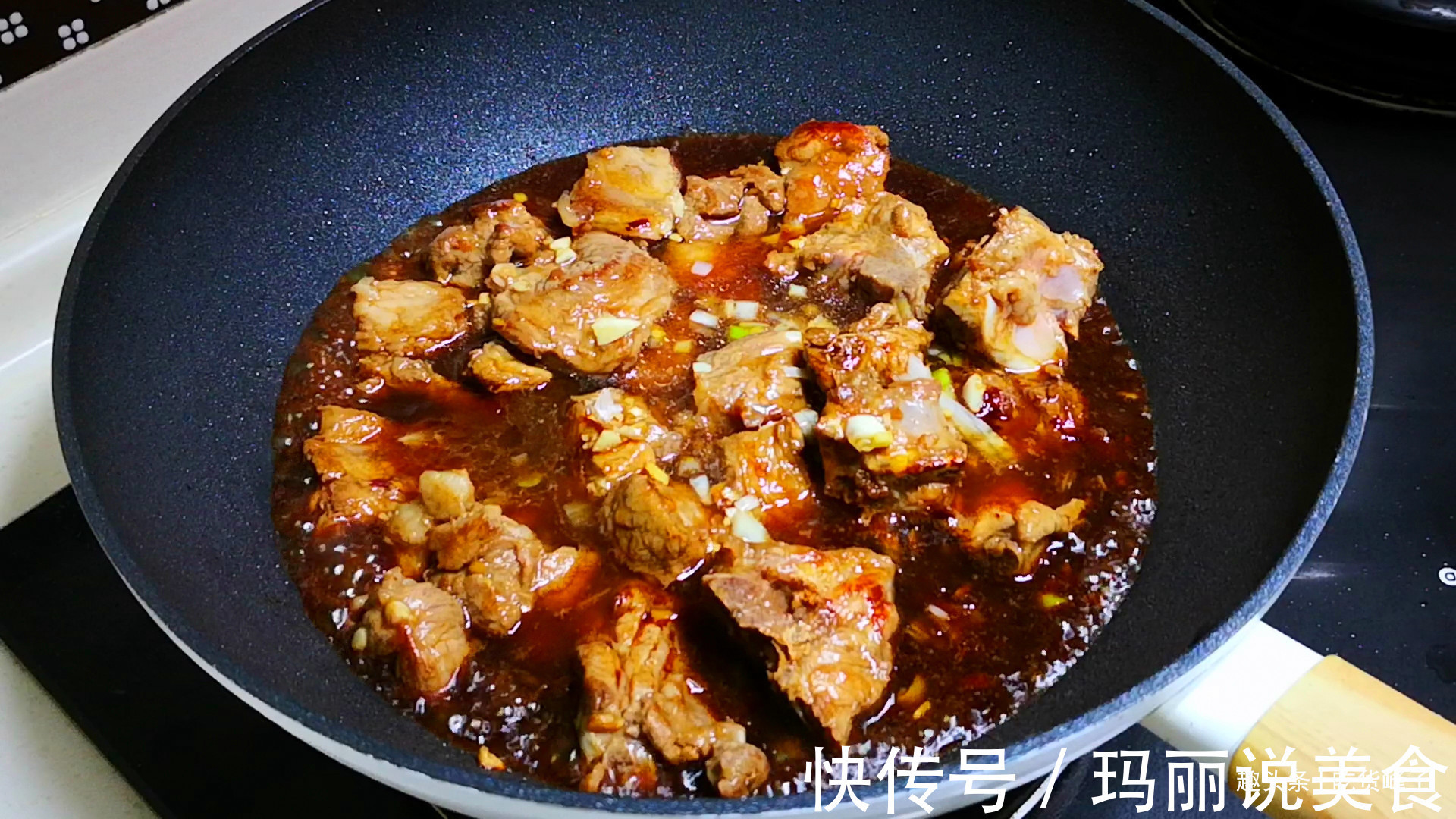 红烧排骨茄子家常做法,鲜香四溢,营养好吃,一大锅不够吃!