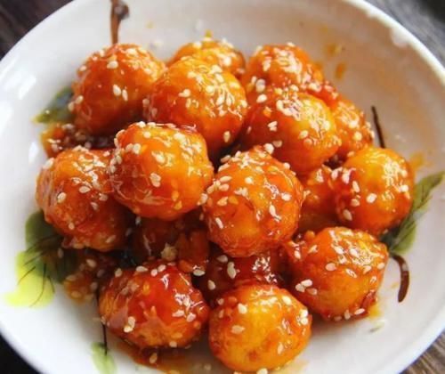 它是天然“黄体酮”，隔天吃几颗，百吃不腻，淡化雀斑，气血足不显老