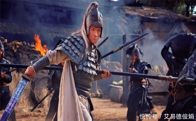 许褚|许褚单挑马超,能断其兵器,为何遇到赵云却不占优势