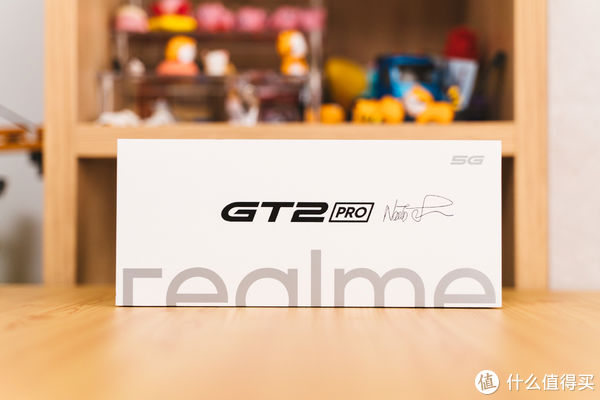 评测|直、纸、值，年轻人的新旗舰手机——真我GT2 Pro评测