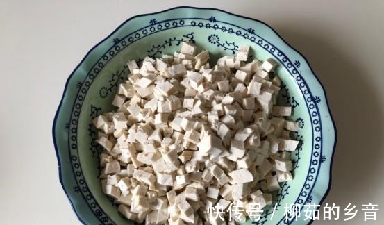 香辣豆腐包家常做法，味道香浓，喷喷香太馋人了！