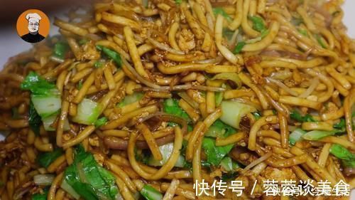 炒面很多人都做错了,难怪不好吃,大厨教你饭店做法,实在太香了