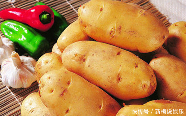 土豆最好不要和它搭配着吃，容易使面部长斑，还有中毒的可能