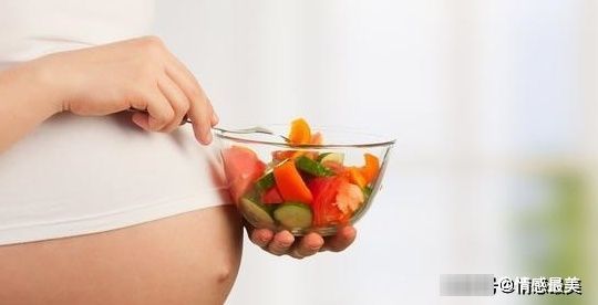 孕晚期|怀孕期间,孕妈的肚脐是凸出来的还是凹进去的?辛苦了!