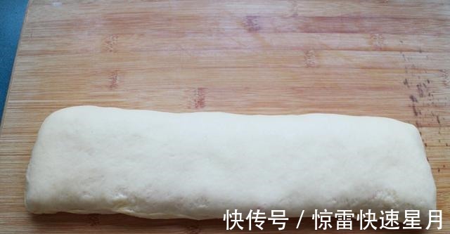 咸蛋黄|一口爱上，给你活力满满的早餐咸蛋黄肉松吐司！