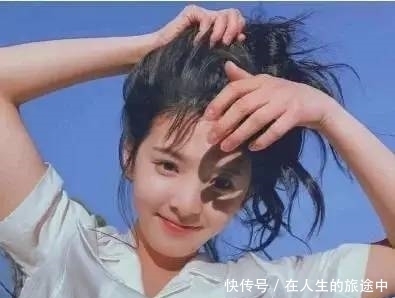 头发|小学妹别再扎“低马尾”了,现在流行“青春马尾”,当心校草主动撩